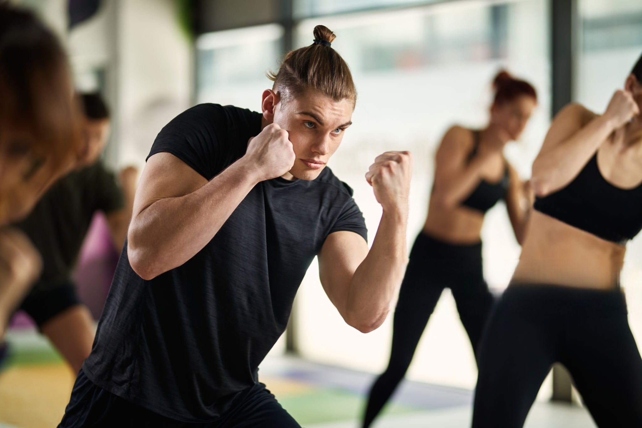 Άντρας σε προπόνηση krav maga